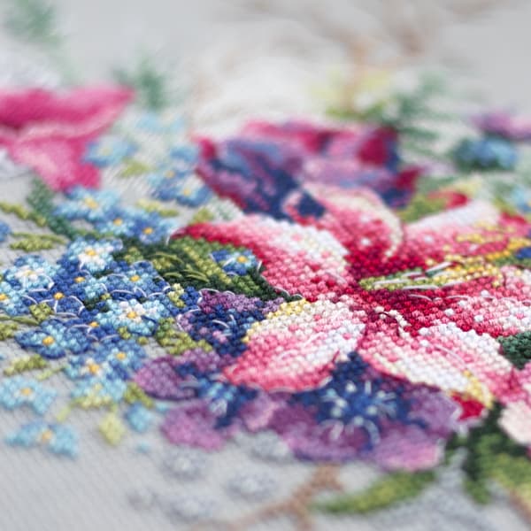 Broderikit Magic Needle "Tulipaner og lilje" 18x26 cm