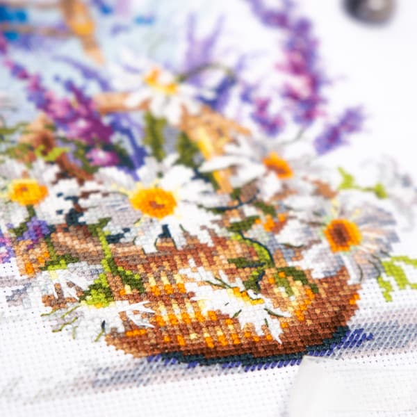 Broderikit Magic Needle "Byferier" 18x28 cm