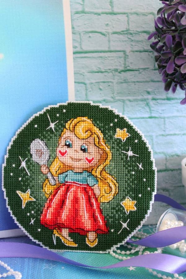 Broderikit Plastik Canvas MP Studia "Stjernetegn. Jomfruen" 12x12 cm