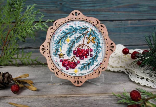 Broderikit med ramme MP Studia "Miniature. Vintergave" 11x11cm/4.33x4.33"