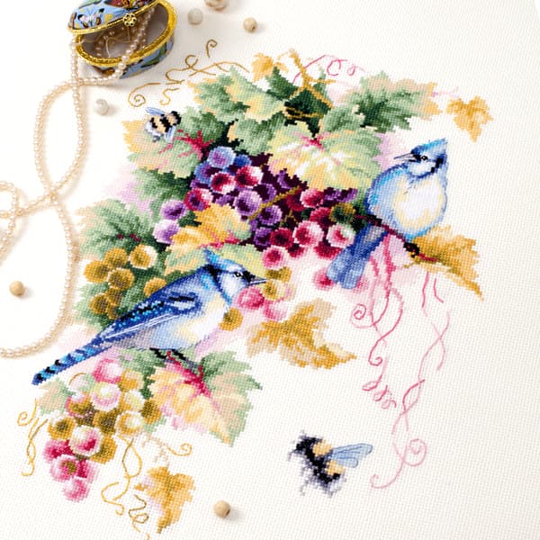 Broderisett Magic Needle «Blåskjære og druer» 25x35 cm