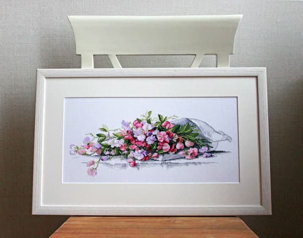 Broderikit Merejka K-82 - "Duftærtsblomst" 39x20 cm