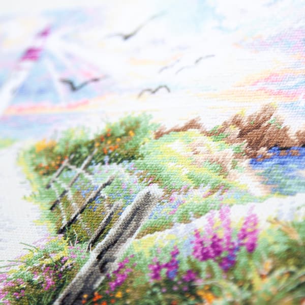 Broderikit Magic Needle "Hjemlys" 32x20 cm