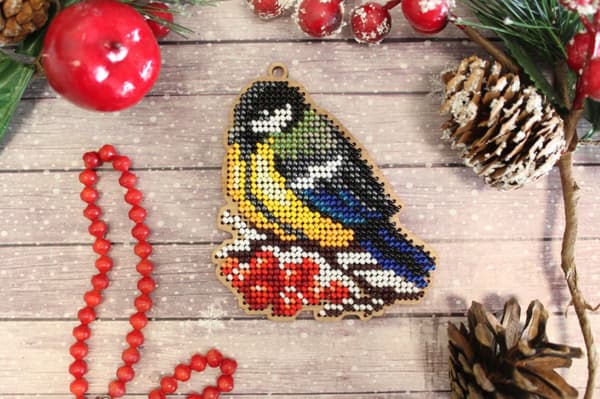 Broderikit med pärlor MP Studia "Julprydnad - Talgoxe" 8x9 cm