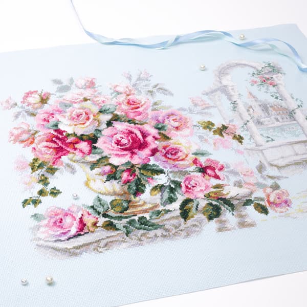 Broderikit Magic Needle "Roser til hertuginden" 40x30 cm