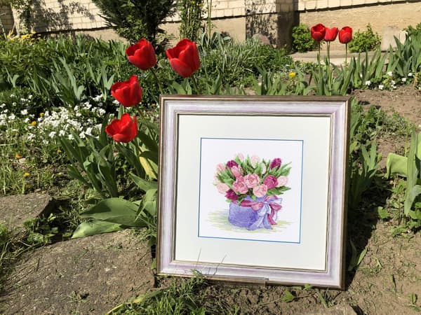 Broderisett Riolis "Tulipaner hattboks" 20x20 cm