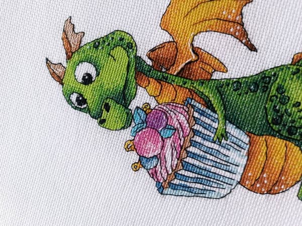 Broderikit Oven "Drage" 14x20 cm