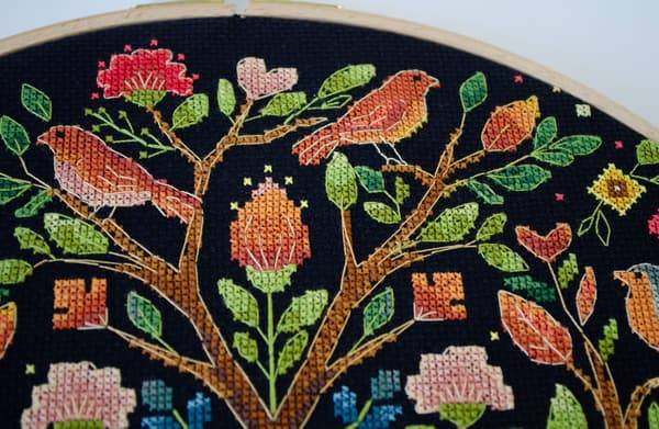 Broderikit Abris Art "Skovens eventyrtræ" 30x30cm