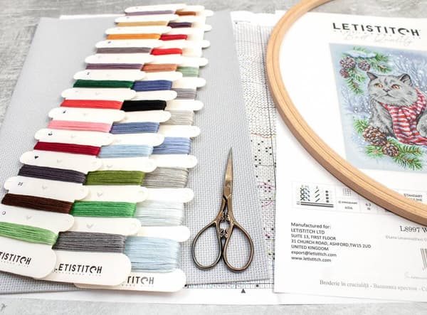 Broderikit LetiStitch L8997 - "Vinterkat" 19x28 cm