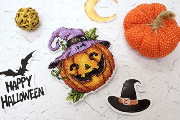 Broderikit plastic canvas MP Studia "Halloweenpumpa" 9x11 cm