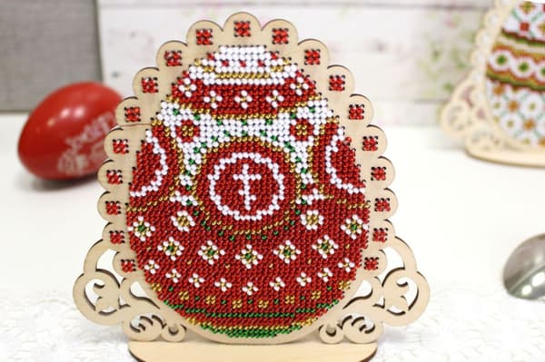 Broderikit med perler MP Studia "Rødt påskeegg" 13x14 cm