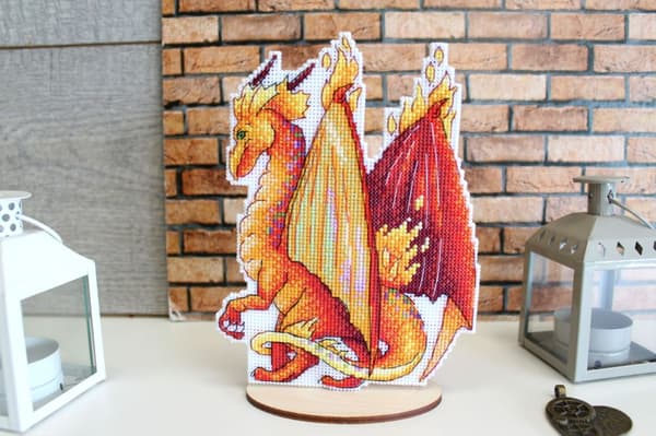 Broderisett Plastic Canvas MP Studia "Herr over ilden" 13x18 cm