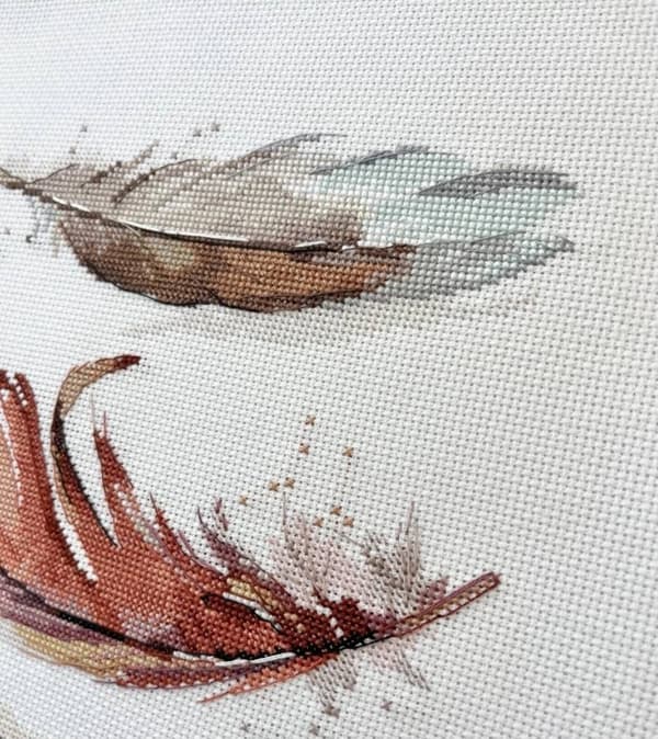 Broderikit Oven "Fjer" 17x22 cm