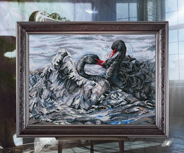 Broderikit RTO "To sorte svaner" 40x28 cm