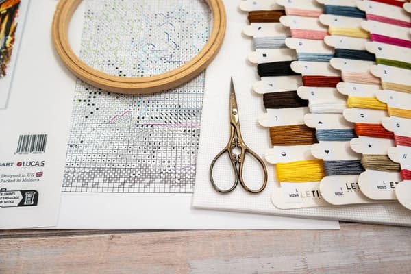 Broderikit LetiStitch L9929 - "Paris"