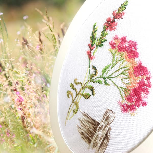 Broderikit RTO "Blomstrende urter" 9.5x17 cm