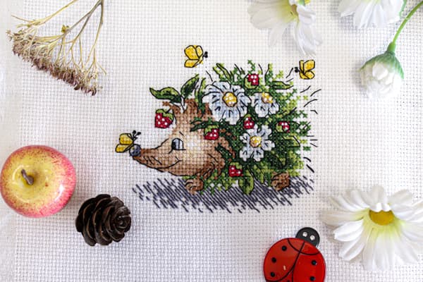 Broderikit MP Studia "Forårs pindsvin" 9x11cm