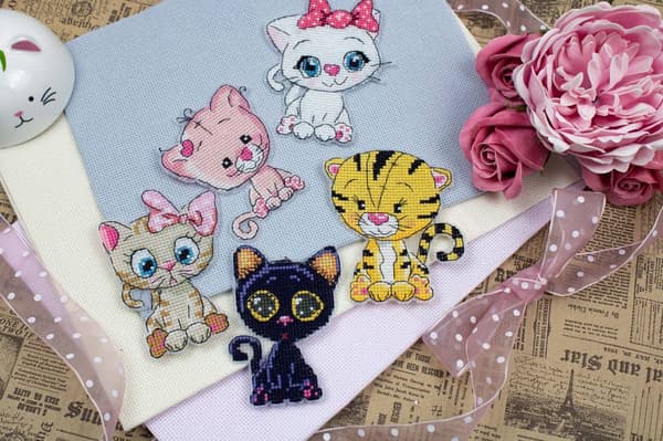 Broderisett Luca-S JK033 - "Kattunger" 8x10 cm