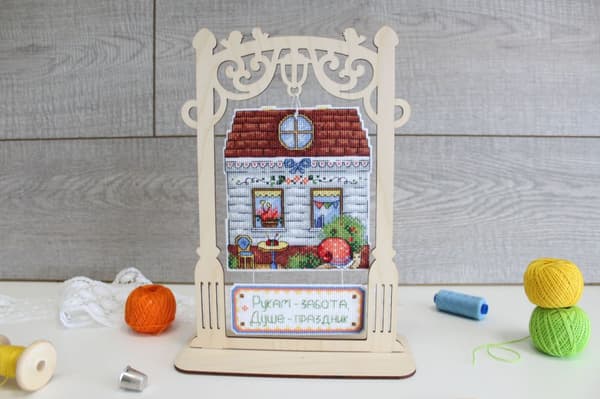 Broderisett Plastic Canvas MP Studia "Handarbetshus" 13x21 cm