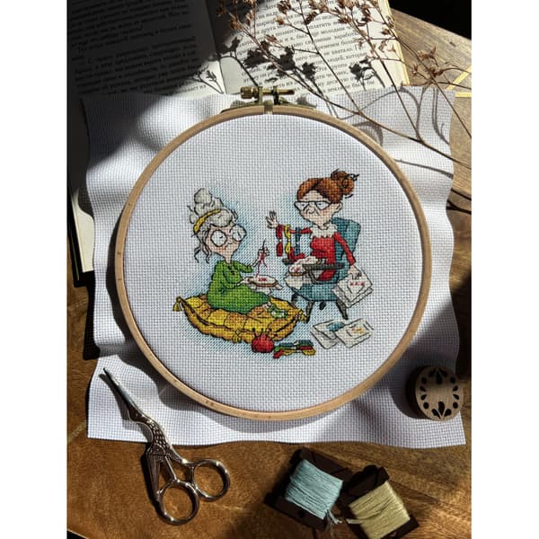 Broderisett Andriana "Sysler: bestemødre broderer" 13x12,5 cm