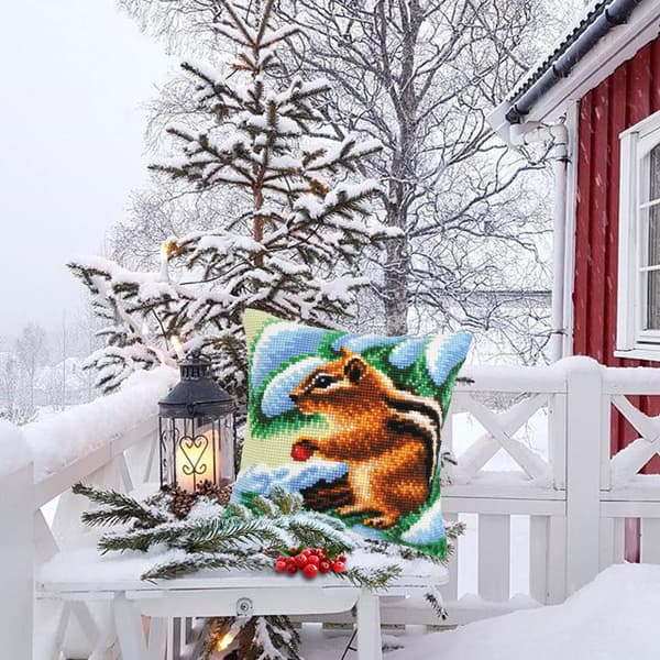 Kanavatyö Tyyny Collection D`Art 5459 - "Orava" 40x40 cm