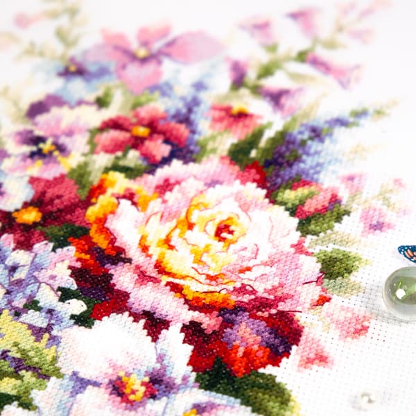 Broderisett Magic Needle "Sommerblomster" 19x26 cm