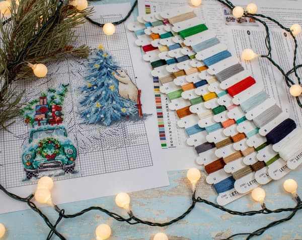 Broderikit LetiStitch L8051 - "Julepynt-kit 7 stk." 15x15 cm