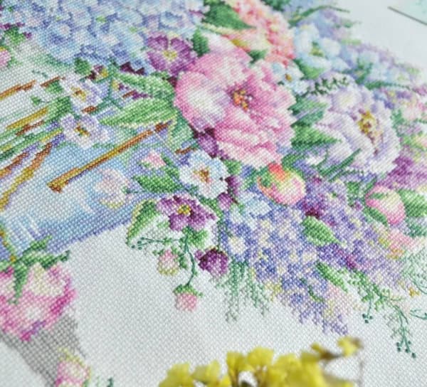 Broderikit Andriana "Sommerbuket" 33x30 cm