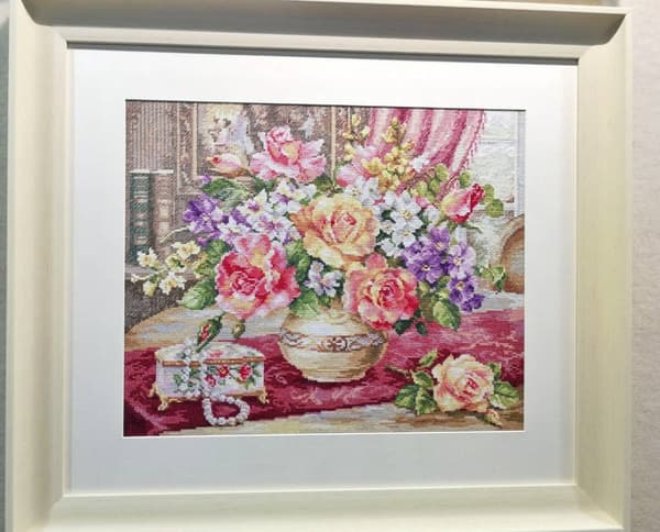 Broderisett Alisa "Roser i stuen" 39x33 cm