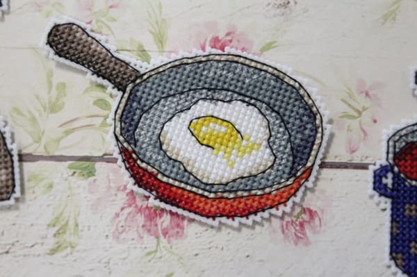 Broderikit plastic canvas MP Studia "Smaklig måltid" 6x9 cm