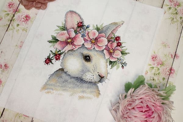 Broderikit MP Studia "Kanin i blomster" 20x24 cm