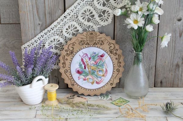 Broderikit MP Studia "Håndlavet. Sakse" 10x10 cm
