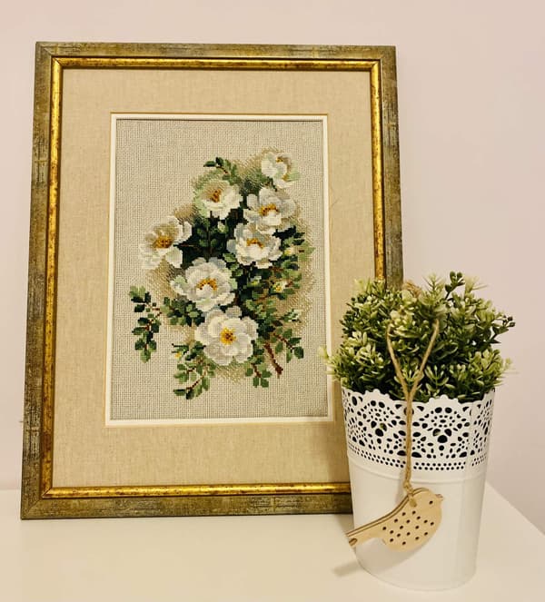 Broderikit Riolis "Hvid vildrose" 21x30 cm