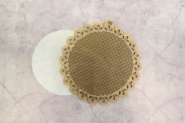 Perlebroderi MP Studia "Julerød kugle" 12x13 cm