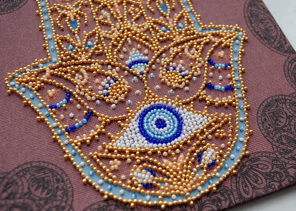 Perlebroderi Abris Art "Gyldne Hamsa" 20x20 cm