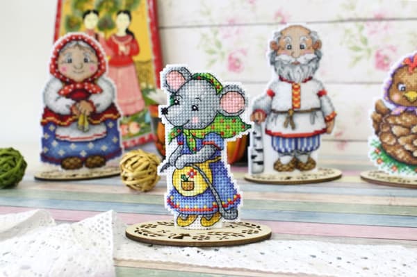 Broderikit Plastik Canvas MP Studia "Lille mus" 6x10 cm