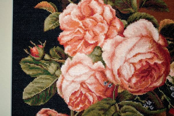 Broderikit Luca-S B488 - "Vase med roser" 34x43 cm