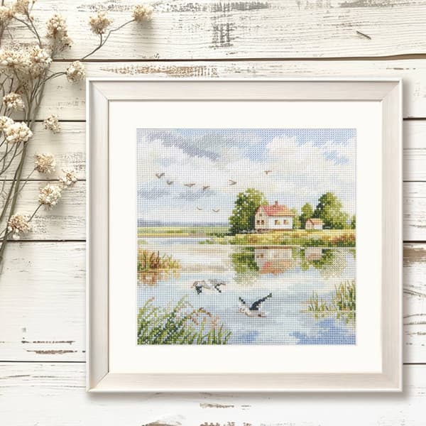 Broderikit Alisa "Hytte ved søen" 16x16 cm