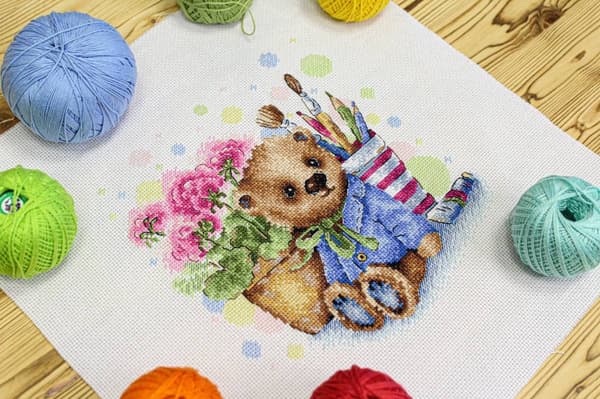 Broderikit MP Studia "Plysmaskot" 18x18 cm