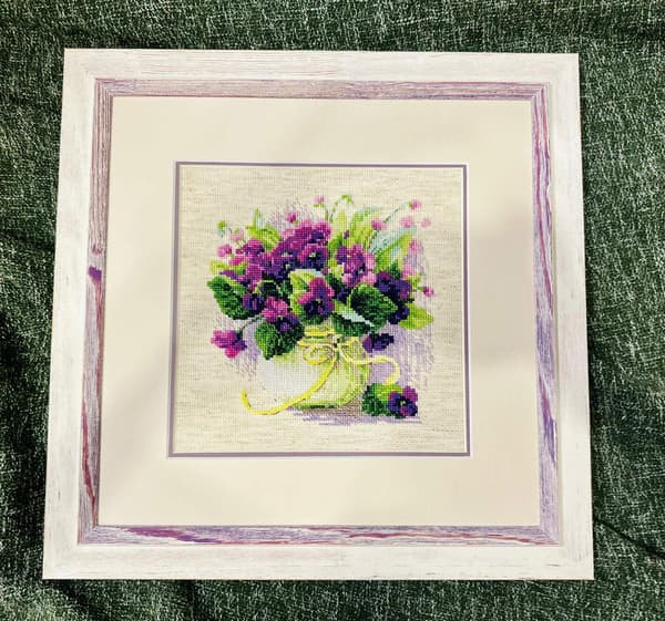 Broderikit Riolis "Violer i potte" 22x22 cm