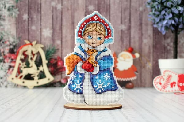 Broderikit Plastik Canvas MP Studia "Snejungfru" 8x13 cm