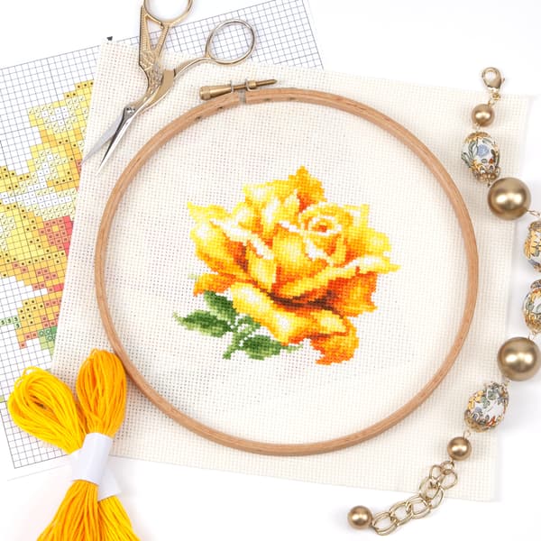 Broderikit Magic Needle "Gul rose" 11x11 cm