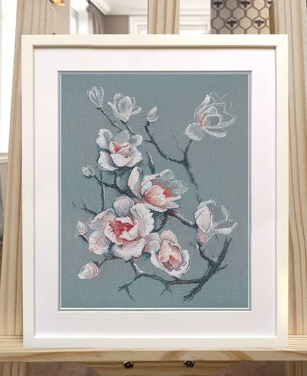 Broderikit Oven "Øm magnolia" 24x32 cm