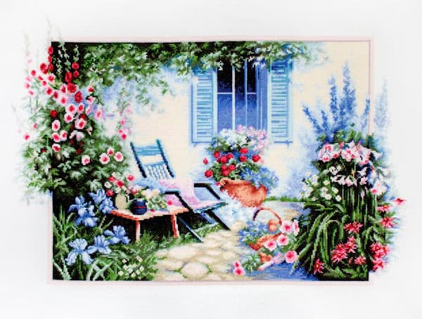 Broderikit Luca-S B2342 - "Blomsterhave" 42x28 cm