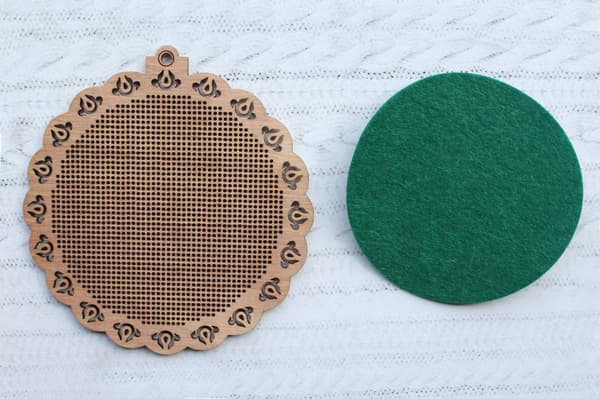 Perlebroderi MP Studia "Påfuglecharme" 12x12 cm