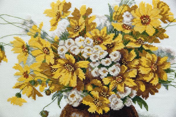 Broderikit Panna "Buket med gule blomster" 31x38 cm