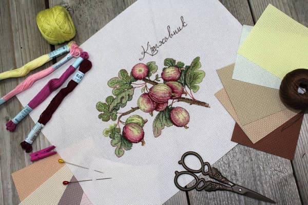 Broderisett MP Studia "Stikkelsbær" 15x20 cm
