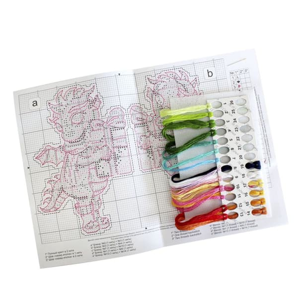 Broderisett Plastic Canvas MP Studia "Babydrake" 9x13 cm