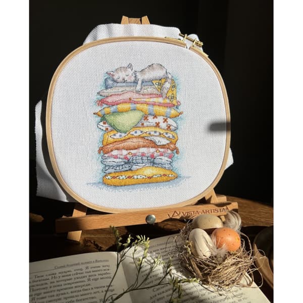 Broderikit Andriana "Sovende kat" 13.5x16 cm