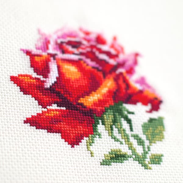Broderikit Magic Needle "Rød rose" 11x11 cm